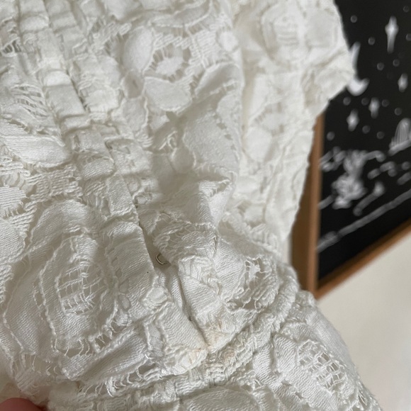 Lace Kendall and Kylie dress - Picture 7 of 12